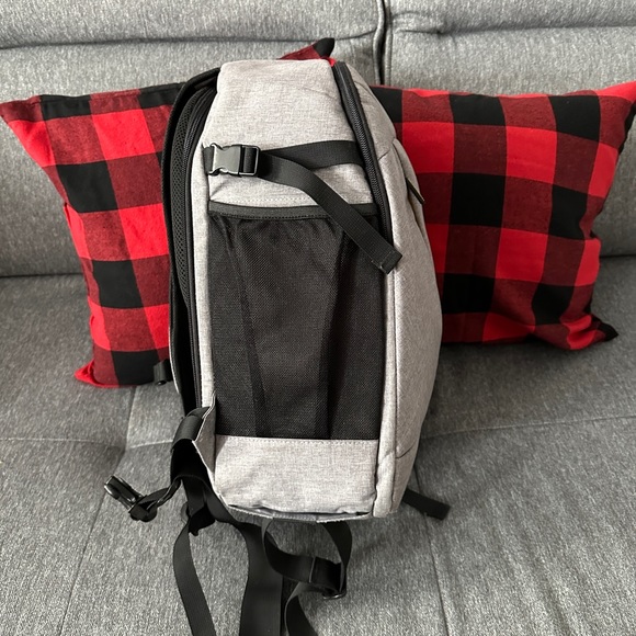 Photographer’s Backpack - Picture 11 of 16